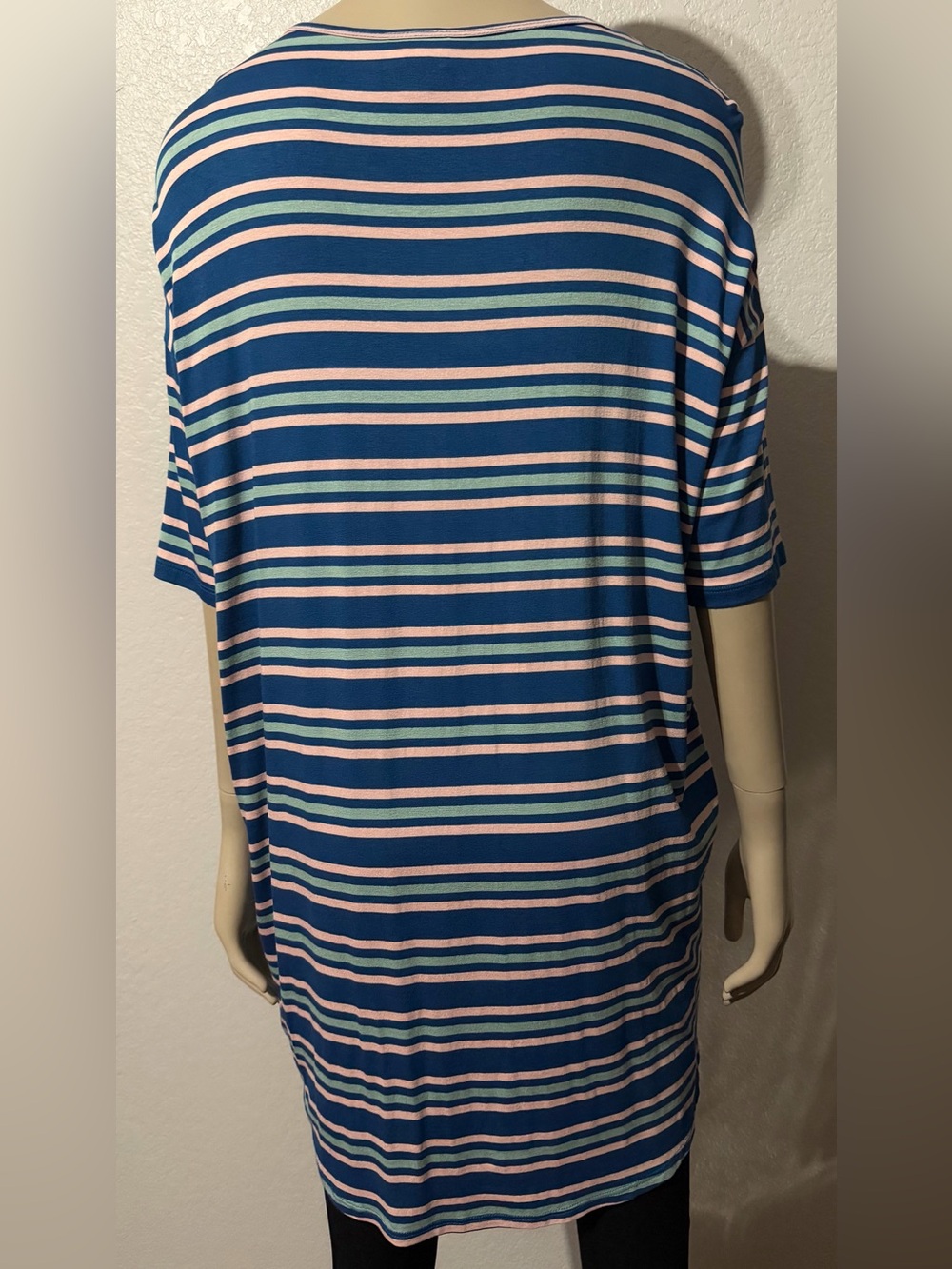 OVERSIZED XXS NWT SEE PICS CLOSET CLEAR OUT ON ALL LULAROE MAKE AN OFFER BUNDLE - Picture 15 of 17